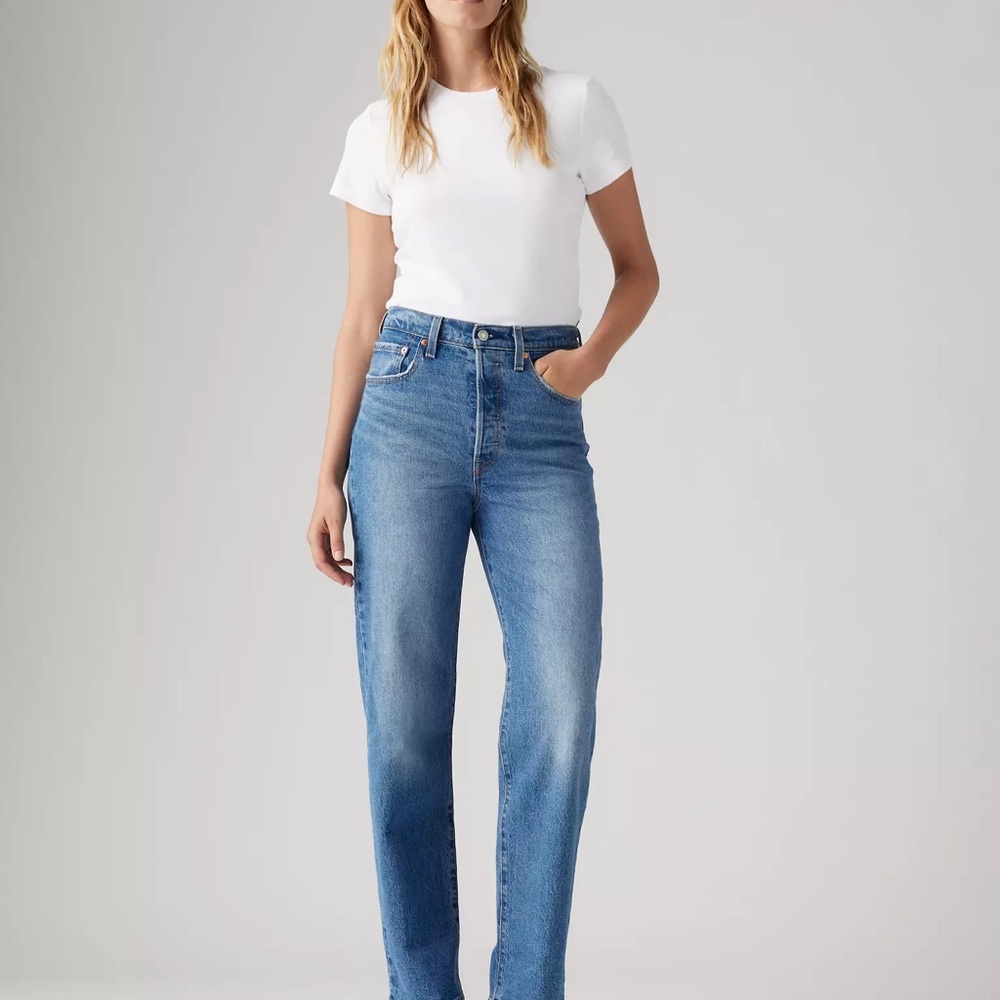 Levi’s Ribcage Straight Ankle Jeans